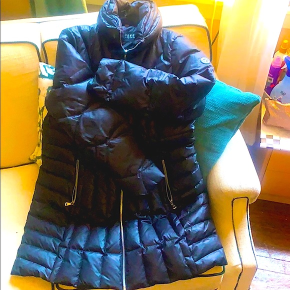 Guess puffer coat - Picture 2 of 5